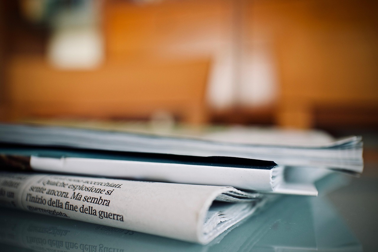 Why Weekly Reports Outshine KPI Dashboards for Small Teams